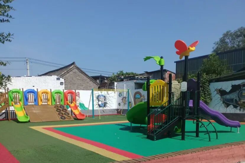 人头攒动！东莞体彩“乐小星”主题美陈游园活动嗨翻周末(图1)