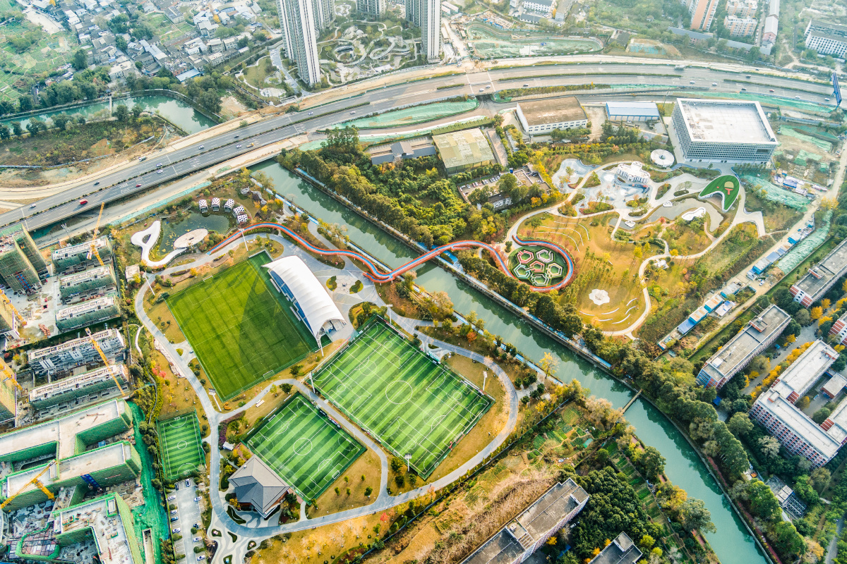 三千名跑者竞速山西榆社云竹湖赛道串联生态与人文地标(图1)